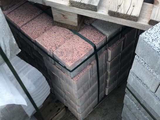 Кирпичик-бурый-гранит-200x100x100-фото